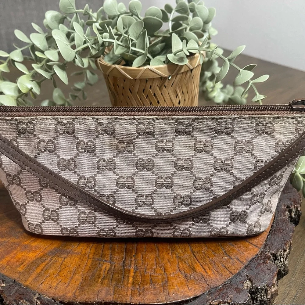 Authentic Vintage Gucci Beige GG Canvas Pouch - Picture 2 of 12